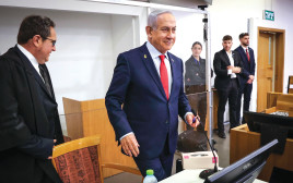 נתניהו בבית המשפט (צילום: פול קוקו)