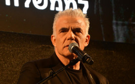 יאיר לפיד (צילום: אבשלום ששוני)