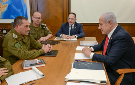 בנימין נתניהו, אייל זמיר (צילום: מעיין טואף, לע"מ)