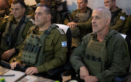 הרמטכ"ל אייל זמיר וראש השב"כ רונן בר בעזה (צילום: דובר צה"ל)