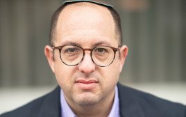 צביקה קליין (צילום: ישראל ברדוגו)