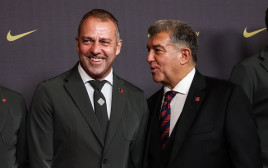 לאפורטה ופליק (צילום: Europa Press Sports)