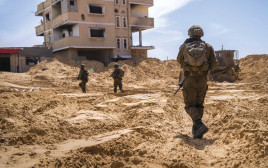 כוח צה"ל ברפיח (צילום: רויטרס)