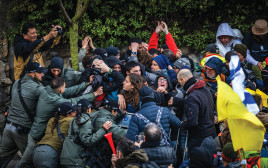 עימות בהפגנה נגד פיטורי ראש השב''כ בחודש שעבר (צילום: יונתן זינדל פלאש 90)