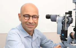 ד"ר אליק רוזנפלד, רופא עיניים, מומחה רשתית וקטרקט (צילום: יחצ)