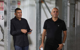לא נולדו עם כפית זהב בפה. האחים ניסנוב (צילום: לירון מולדובן)
