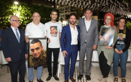 אירוע ליל סדר בגבעת שמואל, משפחות החטופים (צילום: ליאור בר סימן טוב)