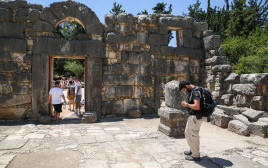 שרידי בית הכנסת בברעם (צילום: דוד כהן, פלאש 90)