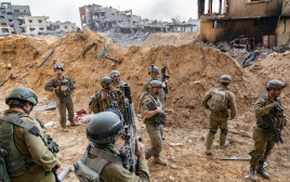 חיילים ברצועת עזה  (צילום: יונתן זינדל, פלאש 90)