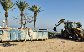 אשפה בכינרת  (צילום: עידן טולדנו, איגוד ערים כינרת )