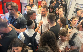צפיפות ברכבת ישראל (צילום: אור צעידי)