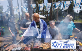ישראלים עושים "על האש" ביום העצמאות (צילום: איל מרגולין, פלאש 90)