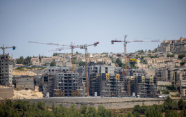 פרויקט בניה בירושלים. מלאי הדירות הלא מכורות עומד על יותר מ-77 אלף (צילום:  יונתן זינדל פלאש 90)