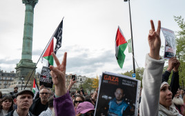הפגנת "עיתונאים ללא גבולות" נגד ישראל על הלחימה בעזה (צילום: רויטרס)