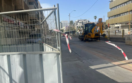 חפירות ואבק. רחוב אבן גבירול בתל אביב (צילום: מאיה כהן)