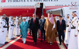 ארדואן בקטאר (צילום: Qatar News Agency/Handout via REUTERS)