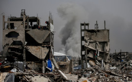 תקיפות ברצועת עזה (צילום: REUTERS/Mahmoud Issa)