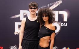 עדן סבן והרקדן לאון קונביסר (צילום: נדב צור)