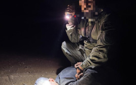 מעצר חוליית המבריחים (צילום: דוברות המשטרה)
