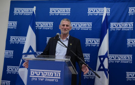יאיר גולן בהצהרתו לתקשורת לאחר הסערה על דבריו (צילום: אבשלום ששוני)