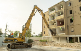 אירוע ההריסה (צילום: ולדימיר ביחובסקי)