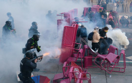 עימותים בלוס אנג'לס (צילום: REUTERS/David Ryder)
