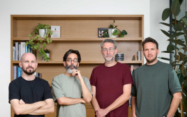 מייסדי Weavy מימין לשמאל - יונתן אלומות CTO, יונתן גור זאב CPO, איתי שיף CCO, ליאור אלבק CEO (צילום: aviv pressburger)