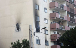 בניין שניזוק בטהרן (צילום: רשתות ערביות, שימוש לפי סעיף 27 א')