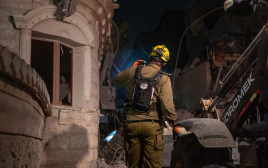 פיקוד העורף בזירת הנפילה בטמרה (צילום: דובר צה"ל)