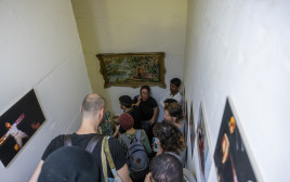 אנשים יורדים למקלטים בירושלים (צילום: נועם ריבקין, פלאש 90)