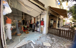הרס נרחב בחנויות בתל אביב (צילום: אבשלום ששוני)