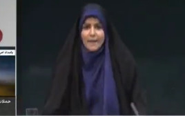 טלוויזיה איראנית במהלך התקיפות הישראליות (צילום: רשתות ערביות)