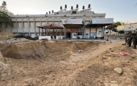 מנהרת הבכירים סמוך לבית החולים האירופי (צילום: דובר צהל)