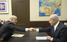 בנימין נתניהו מתראיין אצל ינון מגל בפטריוטים בערוץ 14 (צילום: צילום מסך ערוץ 14)