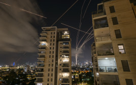 יירוט מתקפת טילים איראנית. 18.6.25 (צילום: מתניה טאוסיג, פלאש 90)