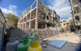 זירת ההרס ברמת גן מנפילת הטיל ברמת גן  (צילום: אבשלום ששוני)