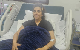 רותם סעדה מרותקת למיטה בבית החולים בזנזיבר (צילום: באדיבות המצולמת)
