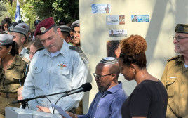 מינן, אביו של סמל שחר מנואב ז"ל, סופד לו (צילום: ללא)
