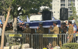 לוויתו של אלון דוידי ז"ל (צילום: דובר עיריית קריית ים)