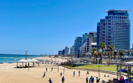 חופי תל אביב (צילום: אבשלום ששוני)