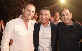רמי לוי, משה לארי ואיציק דיין (צילום: יח"צ בנק מזרחי טפחות,באדיבות בנק מזרחי טפחות)