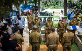 הלווייתו של סמל משה נסים פרש ז"ל (צילום: חיים גולדברג/פלאש 90)