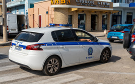 ניידת משטרה ביוון (צילום: רויטרס)