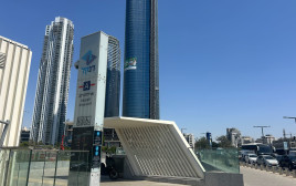 תחנת הרכבת הקלה "ארלוזורוב" (צילום: מאיה כהן)