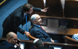 בנימין נתניהו ובועז ביסמוט (צילום: יונתן זינדל, פלאש 90)