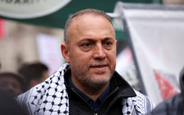 שגריר הרש"פ בבריטניה, חוסאם זומלוט (צילום: רויטרס)