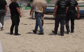 מעצר עברייני הפרוטקשן ג'סר א זרקא (צילום: צילום מסך,דוברות המשטרה)
