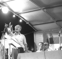 שמעון פרס נואם בכנס בחירות בנתניה (צילום: דליה ינקוביץ' , לע"מ)