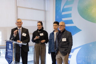  עידן, סמי ובתיה עופר וירון תומר  (צילום: Jason Torres, NY VINTAGE CAMERA WORKS LTD)