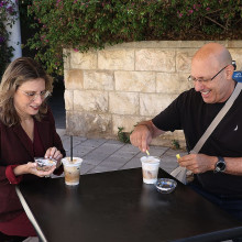 יעל דורון ובן זוגה (צילום: פול סגל)